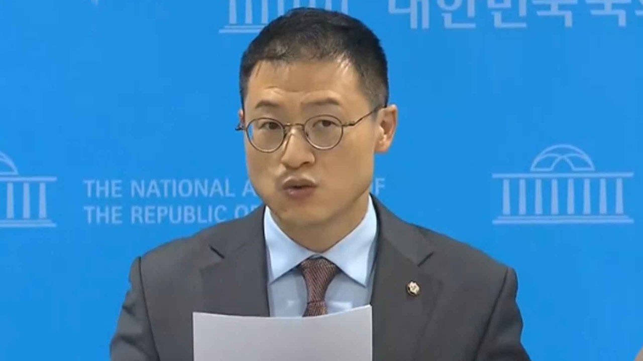 한동훈 국민의힘 대표, 김상욱 의원에게 격려와 지지 표현하며 윤석열 대통령 탄핵 의지 강조