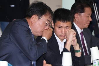 기습 사면ㆍ번복 논란 축협..이영표ㆍ이동국 부회장직 사임