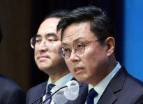 '재정 전문가' 안도걸, 민주당 입당 