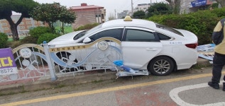 목포서 택시 초등학교 앞 인도로 돌진...2명 경상
