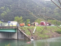 곡성서 트럭 저수지 추락..운전자 심정지