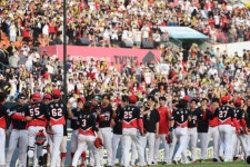 프로야구 벌써 200만 돌파..1위 KIA 관중 수, 89% '급증'
