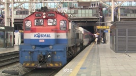 달리는 무궁화호 열차에 40대 남성 치여 숨져