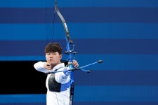 [파리올림픽]김제덕, 남자 양궁 개인전 16강 진출