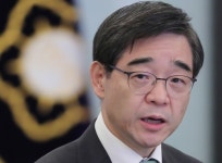 권순일 전 대법관 징계 보류..변협, 최종 판결시 단행