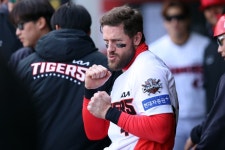 '16년 만' 타이거즈 홈런왕 탄생?.. KIA 위즈덤 멀티홈런, 리그 단독 1위 질주