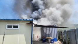 무안 외국인 숙소 화재로 45명 긴급대피 에어컨에서 화염