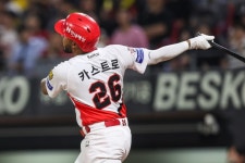 '달콤한 휴식이었네' KIA 카스트로, 역전 투런 작렬...7연승 결정