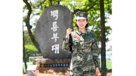 해병대 여군, 소아암 환아 위해 4년 기른 머리  싹둑