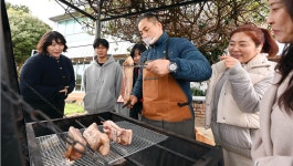 태권도 7단서 숯불 7단으로 고기 굽는 해군 우 상사의 뜨거운 봉사