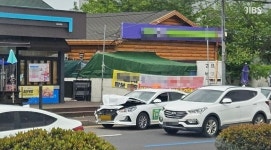 제주시 해안동서 차량 3대 쾅쾅.. 2명  병원행