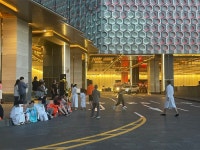 가운 입은 채로 제주 드림타워 사우나 화재.. 200여명 긴급 대피 [종합]