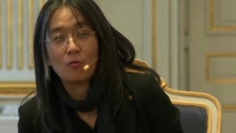 “계엄의 충격 속에서도 언어는 멈추지 않는다.. 한강, 노벨문학상에서 진실과 용기를 노래하다”