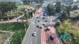 기형적 도로에 차는 쌩쌩.. 개선했더니 교통사고 71% 뚝