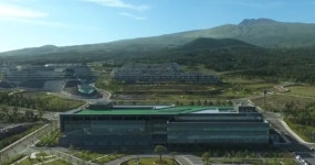 8년째 흉물 방치 제주헬스케어타운 살아나나?...법 개정되면 기사회생?