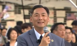 '이재명 소년원설' 모스 탄 결국 검찰 송치...출국정지도 한 달 더