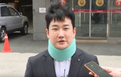 '피습 자작극' 정이한, 선거 보름 전 경찰에 범행 시인하고도 목 보호대 차고 완주