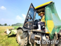 하천부지 들풀로 만든 가축 조사료…성분도 ‘합격’