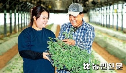 [가족농 열전 백년농부]  “아버지가 든든한 지원군…새내기지만 농사 걱정 안해요”