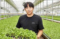 “스마트팜 도입·미래 먹거리 시도…청년 세대 농업 만들어가요”