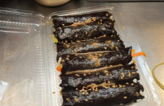 10대 마약 번지는데…정치권, ‘마약 김밥·떡볶이’ 제동 걸 수 있을까