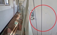 실내흡연 자제 부탁했더니…임산부 집 앞에 흙 뿌리고 약품 테러