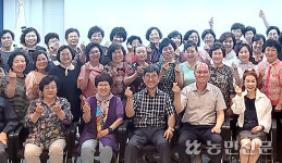 경기 포천 관인농협, ‘행복노래교실’ 열어 여가활동 지원