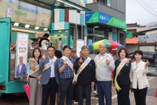 추석 명절 맞아 충북 옥천 청산농협에 뜬 ‘이동식 카페 트럭’