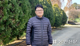 [환경친화축산농장을 가다] “나무 심고 사육규모 유지…냄새민원 없어”