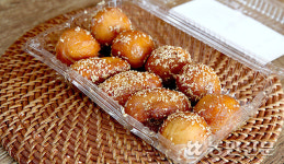 통영에 왔다면, 우동에 짜장 섞은 ‘우짜’...달콤한 ‘꿀빵’ 어때요?