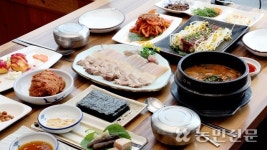 [향토밥상] 부드러운 홍어애와 보리싹의 궁합…먹을수록 ‘중독적인 맛’