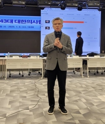 김택우 의협 회장, 의정갈등 해소와 정부 협의 강조…체제 출범과 함께 최우선 과제로
