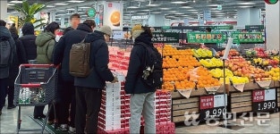 대형마트, 농식품 중심 ‘특화’…과일 소포장·델리 코너 소비자 인기 끌어