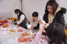 삼례딸기 매력에 ‘풍덩’…완주 삼례딸기대축제 ‘대성공’