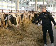 사료값도 ‘들썩’…업계, 1센트에 사활 걸었다