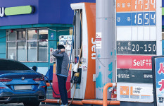 폐업 비용 더 달라 vs 돈 벌만큼 벌었다 폐업주유소 염치 논쟁