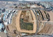 약국 가려면 이웃마을 원정... ‘육지 속 섬마을’ [만년제 늪에 빠진 주민들. ①]