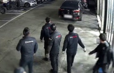 살려주세요...마트 여주인 구한 카센터 직원들