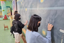 시흥 신일초, 학생·학부모·교사의 자발적 표현과 공감 형성의 특별한 미술전시회
