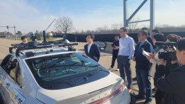 김동연, 美 미시간 엠시티 자율주행차 시승 첨단 모빌리티 기반 조성 노력