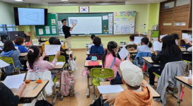 용인 남곡초, 책으로 건축 말하는 정진호 작가와 만남 가져