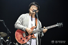 가수 김창완 “락 음악의 부흥, 이제 세계로 뻗어나가야” [2023 인천펜타포트 락 페스티벌]