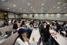 인천인자위, 인하대 강당서 2023년 물류산업 토크콘서트