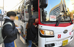경진여객 총파업... 불편한 출근길 [포토뉴스]