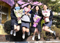밝은 미래를 향해, 과천고등학교 졸업식 [포토뉴스]