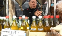 3대째 깨볶으며 함께… 고소함 솔솔, 성남 화성기름집 [긴 세월 굳건하게, 경기노포를 찾아서]