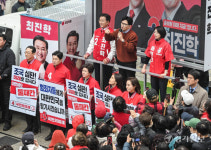 군포시 산본로데오거리 찾은 한동훈 [포토뉴스]