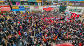 군포시 산본로데오거리 찾은 한동훈 [포토뉴스]
