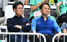 KT, KBL 챔피언결정전 2차전 KCC에 101-97로 승리 [포토뉴스]