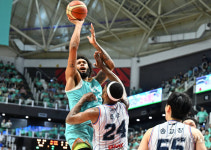 KT, KBL 챔피언결정전 2차전 KCC에 101-97로 승리 [포토뉴스]